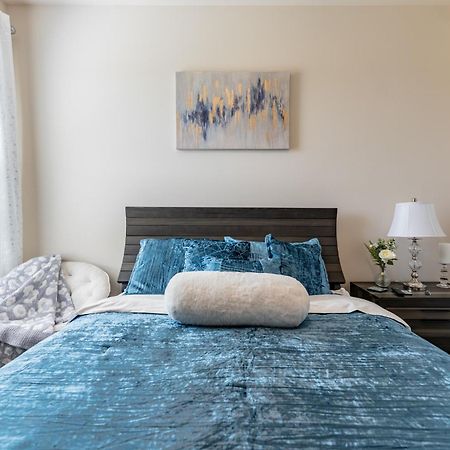 Luxury Bedroom With Private Bath Hampton Extérieur photo