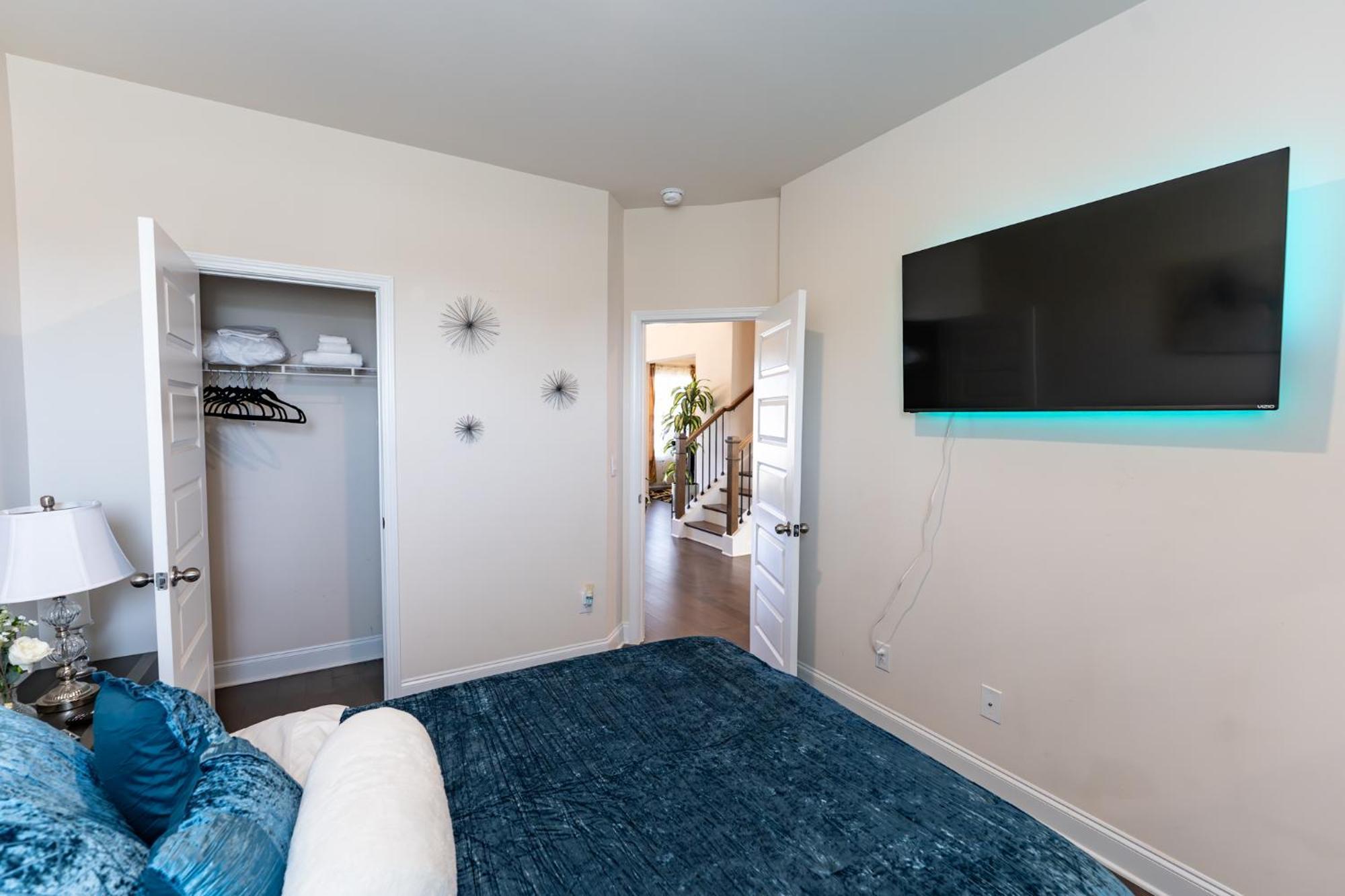 Luxury Bedroom With Private Bath Hampton Extérieur photo